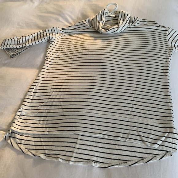 Loose cowl neck long sleeve top. - Picture 7 of 9